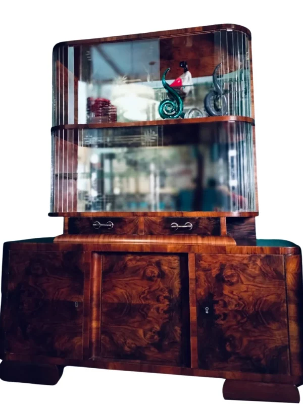 Witryna z okresu PRL w stylu Art deco „filigranowa elegancja”