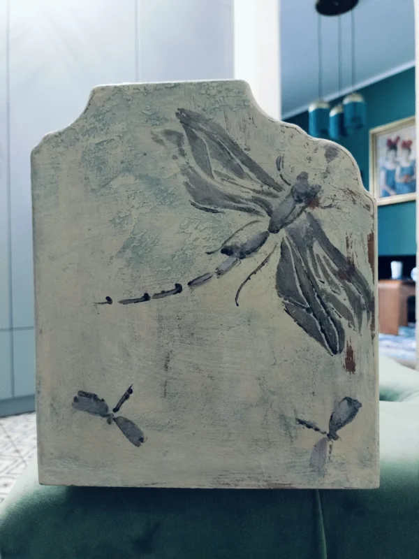 Wieszak ścienny  shabby chic z motywem ważki - "Libellula Vintage"