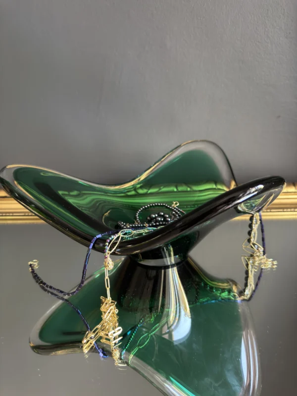 Misa artystyczna  "Szmaragdowa Asymetria"