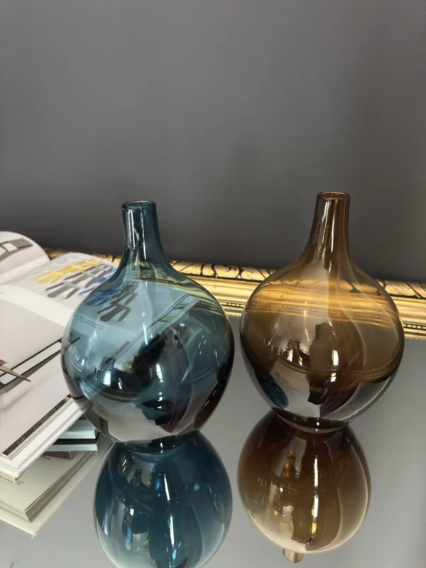 Zestaw minimalistycznych wazonów IKEA „Cisza poranka”